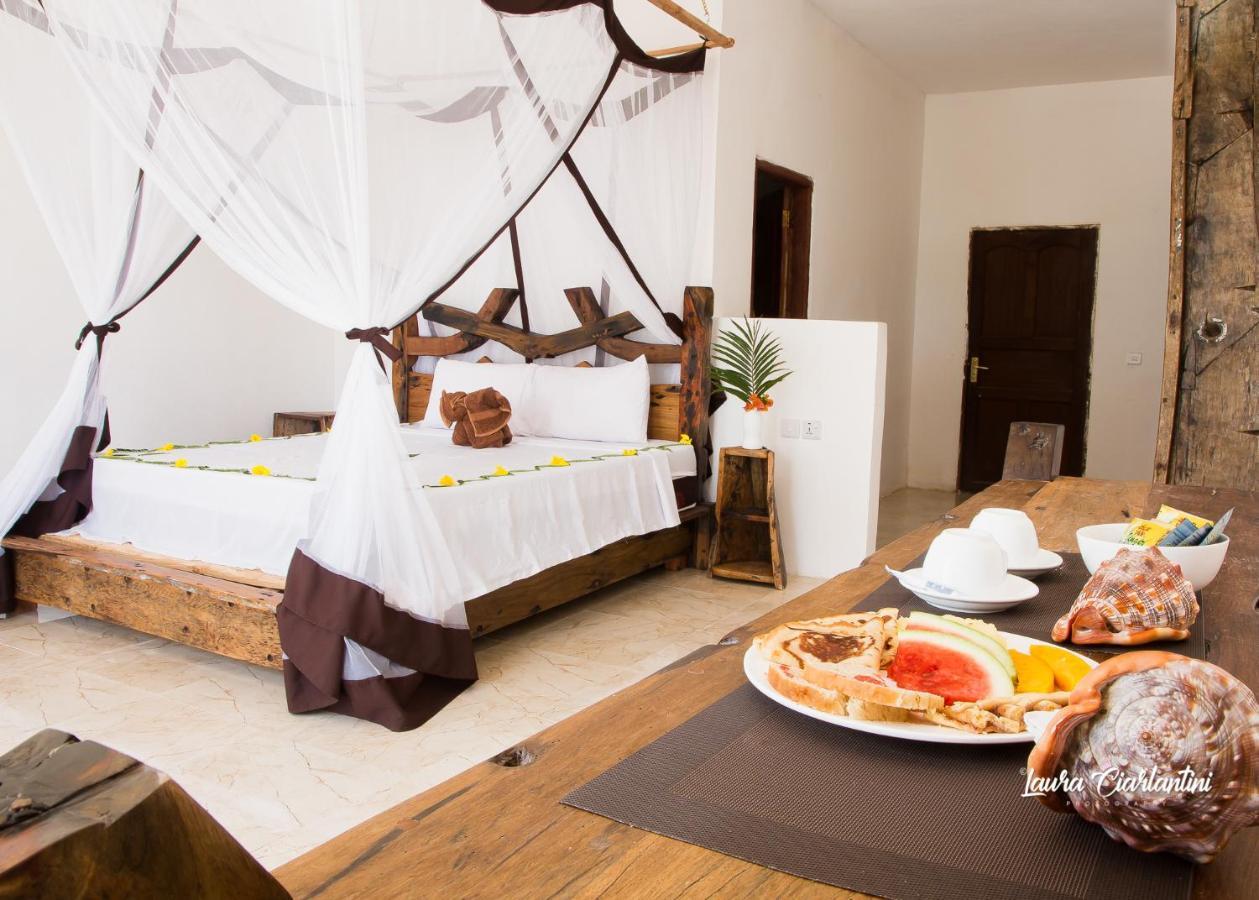 Uroa Zanzibar Vera Beach Hotel By Moonshine Dikoni エクステリア 写真