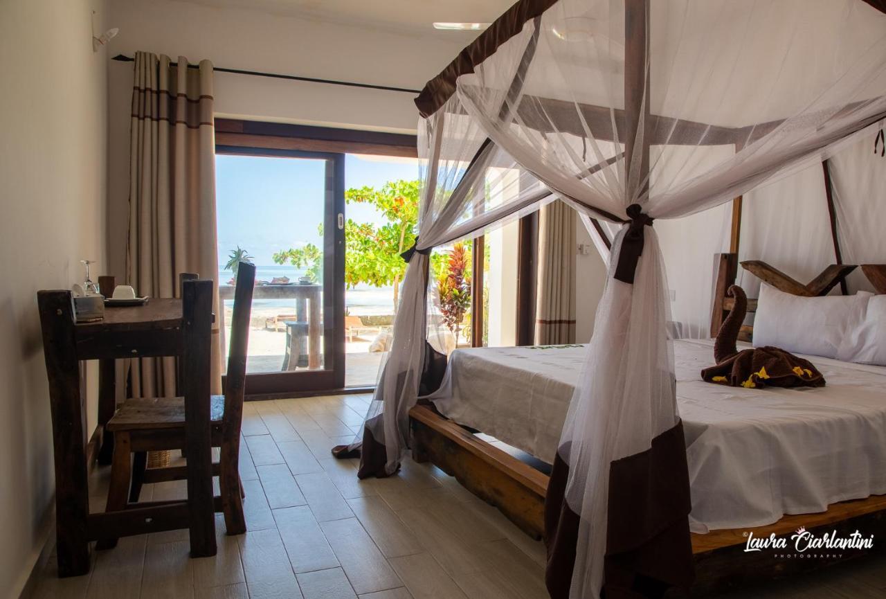 Uroa Zanzibar Vera Beach Hotel By Moonshine Dikoni エクステリア 写真