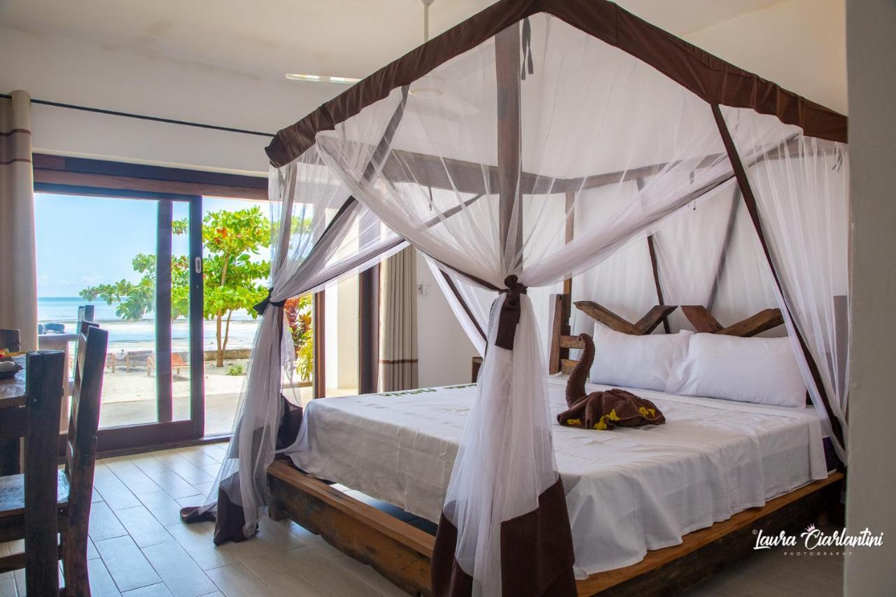 Uroa Zanzibar Vera Beach Hotel By Moonshine Dikoni エクステリア 写真