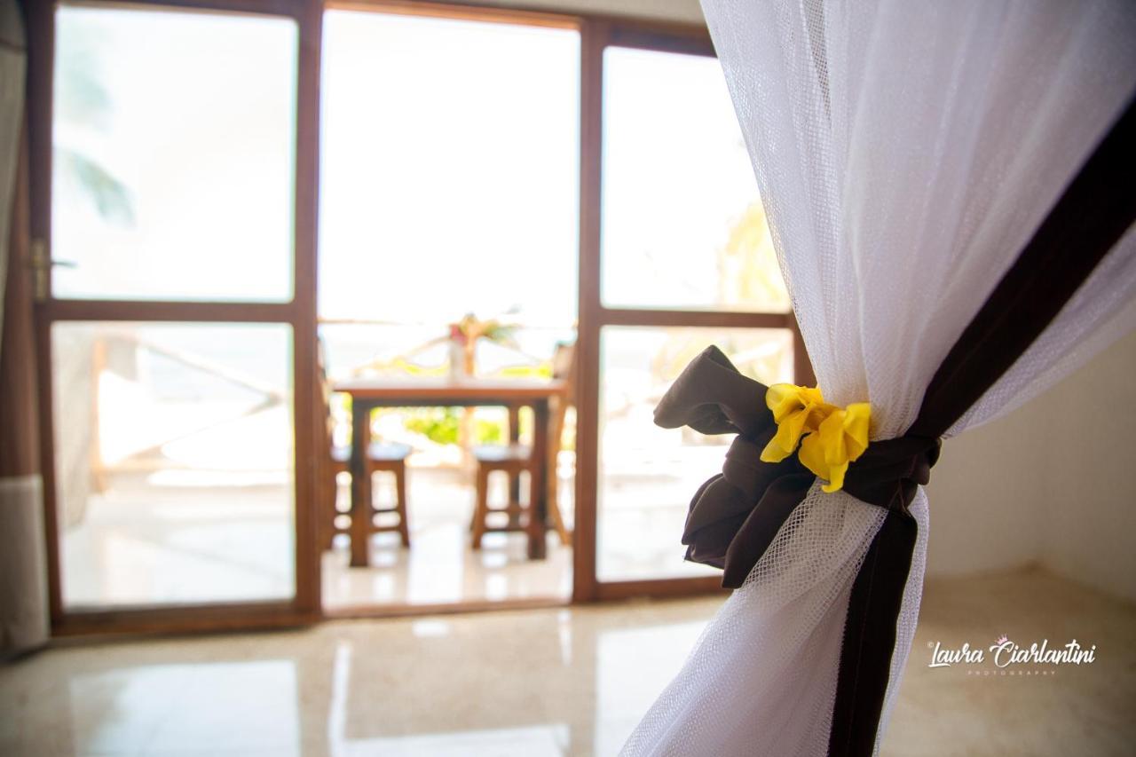Uroa Zanzibar Vera Beach Hotel By Moonshine Dikoni エクステリア 写真