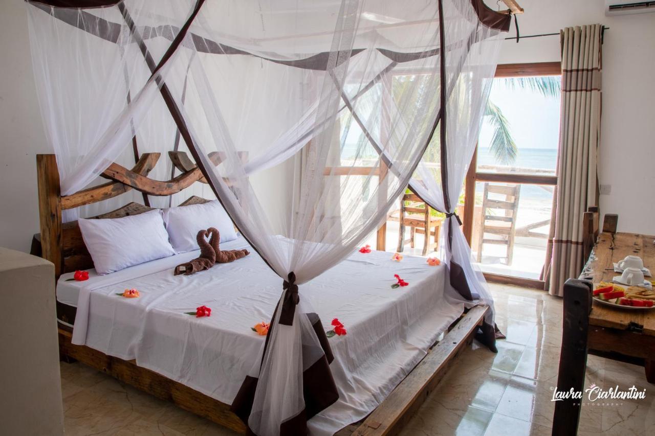 Uroa Zanzibar Vera Beach Hotel By Moonshine Dikoni エクステリア 写真