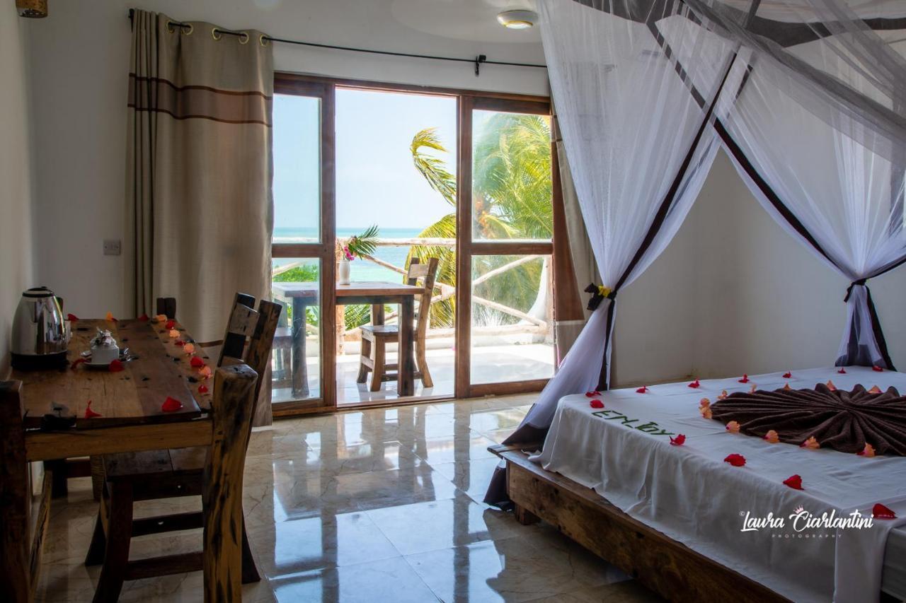 Uroa Zanzibar Vera Beach Hotel By Moonshine Dikoni エクステリア 写真