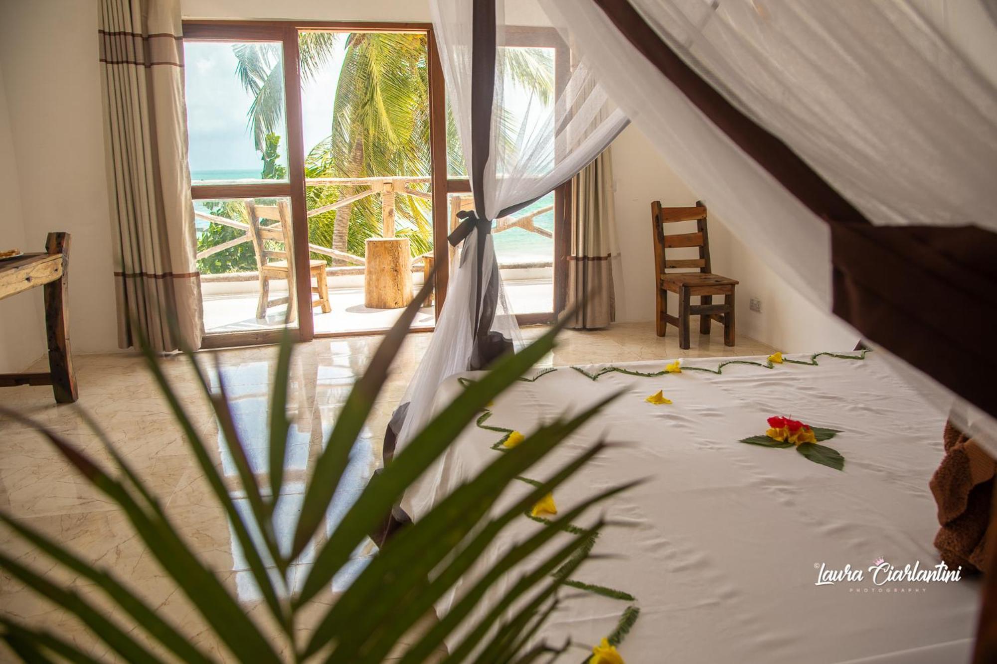 Uroa Zanzibar Vera Beach Hotel By Moonshine Dikoni エクステリア 写真